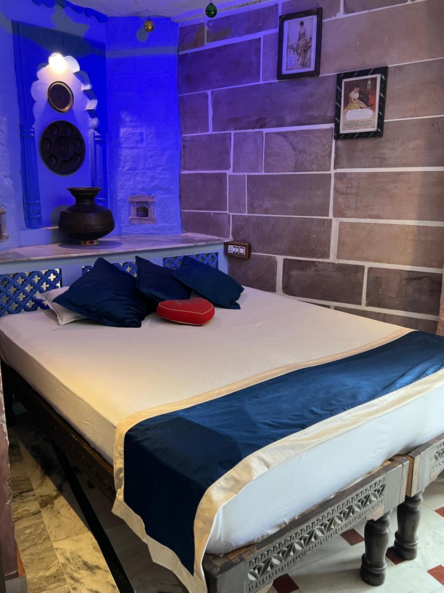 Homestay Raj Mandir Boutique *